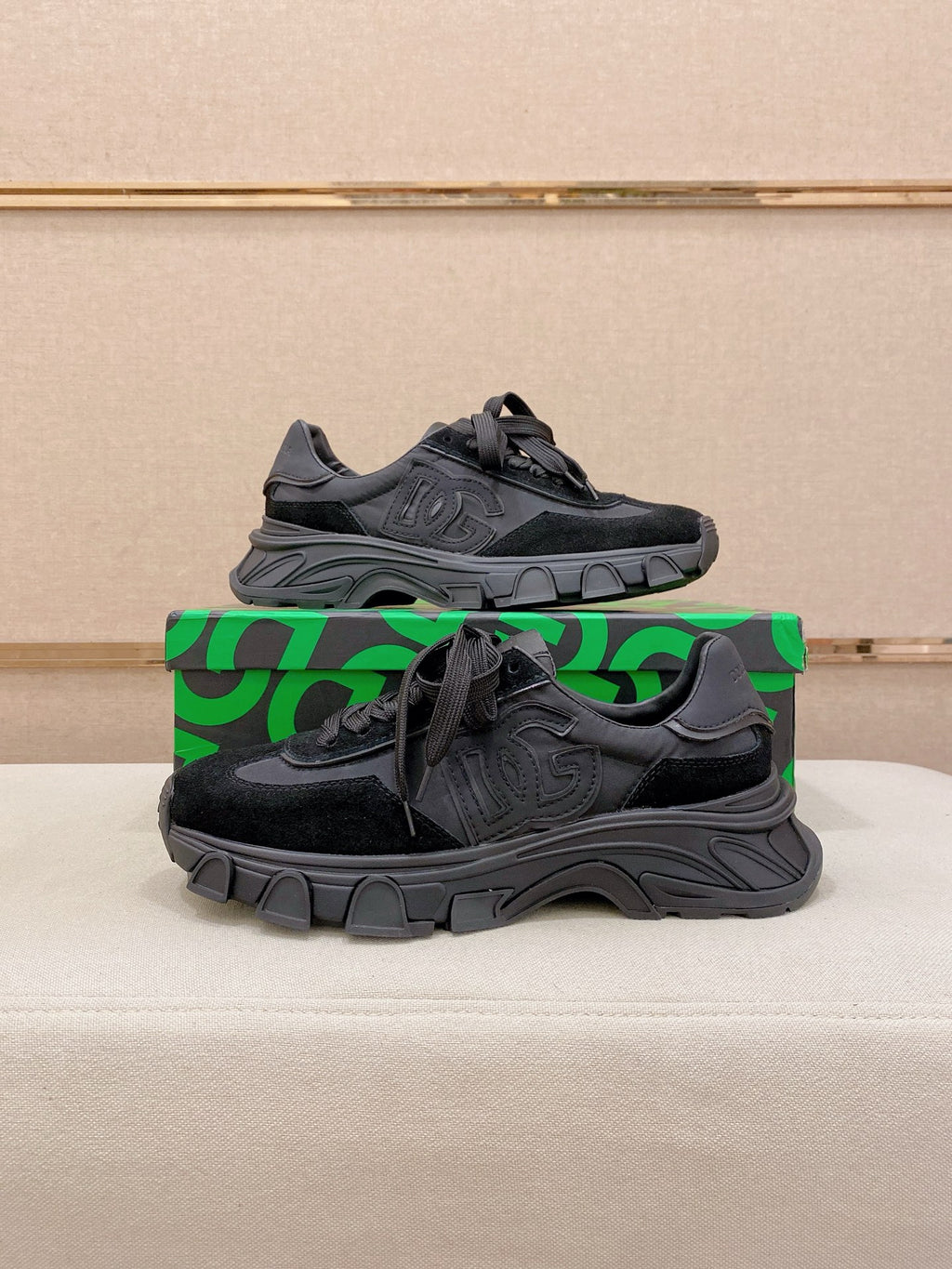 Dolce & Gabbana DG Couple's Athletic Casual Sneakers