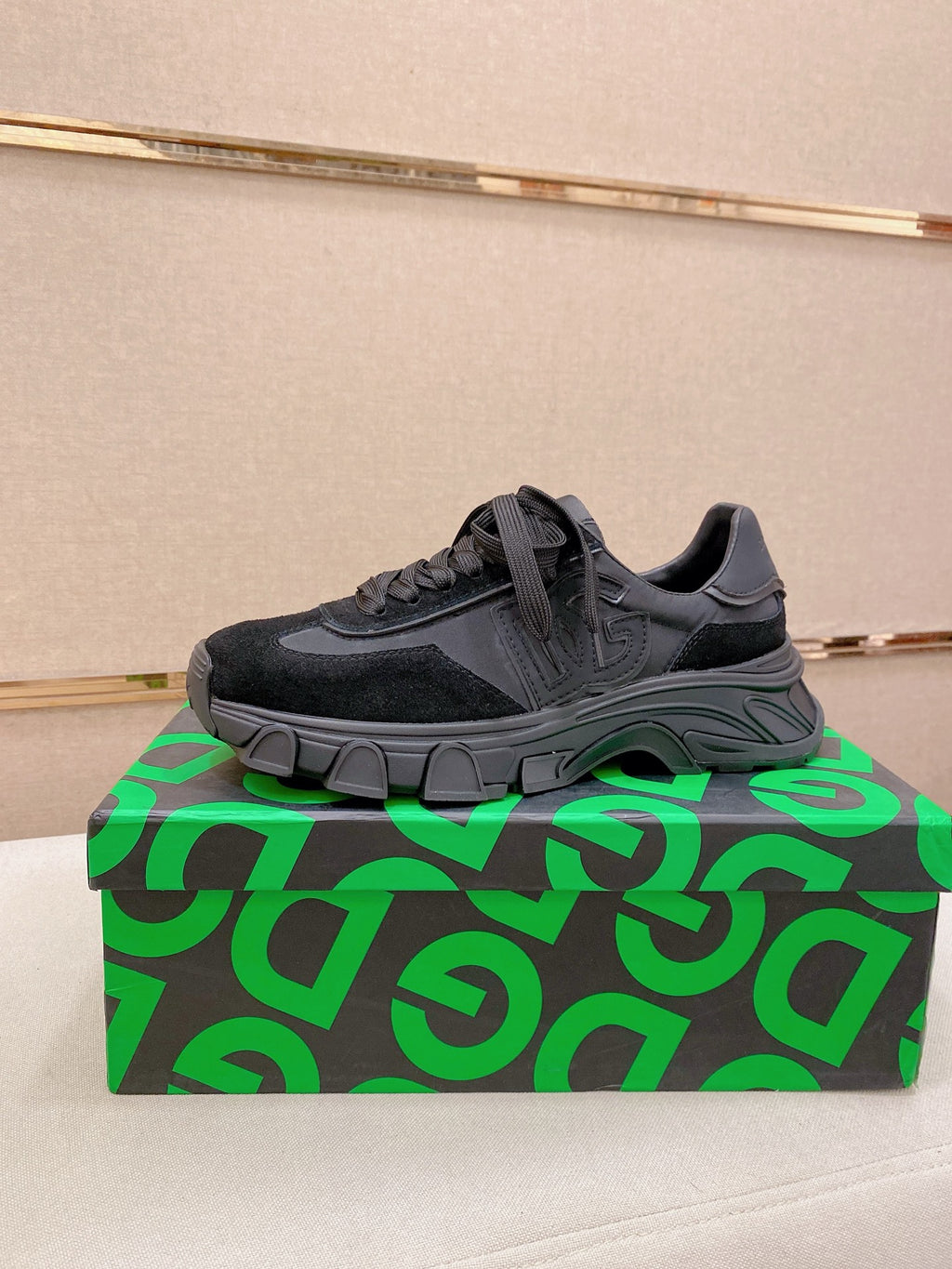 Dolce & Gabbana DG Couple's Athletic Casual Sneakers