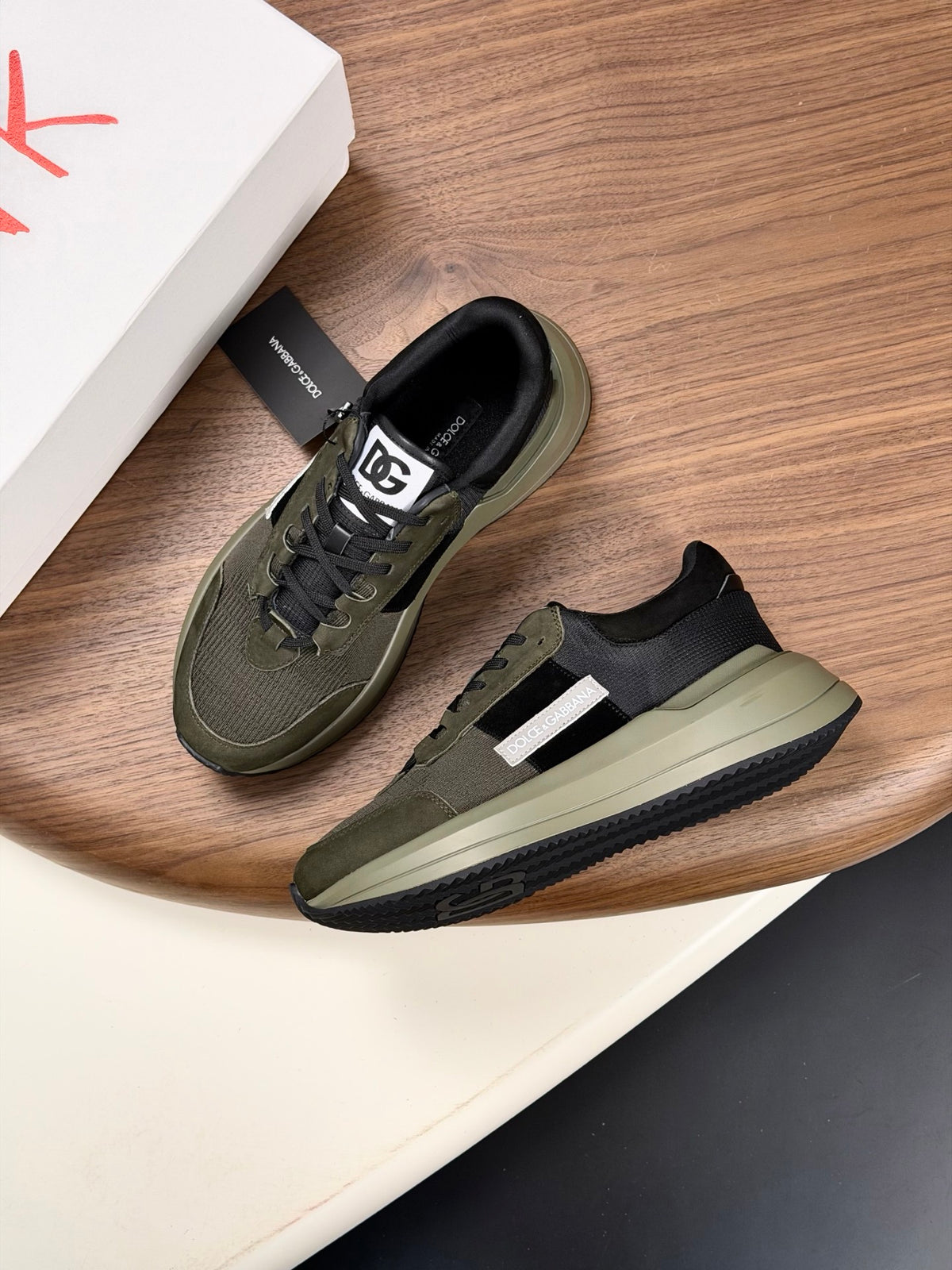 Dolce & Gabbana DG Premium Men's Mixed-Material Casual Sneakers