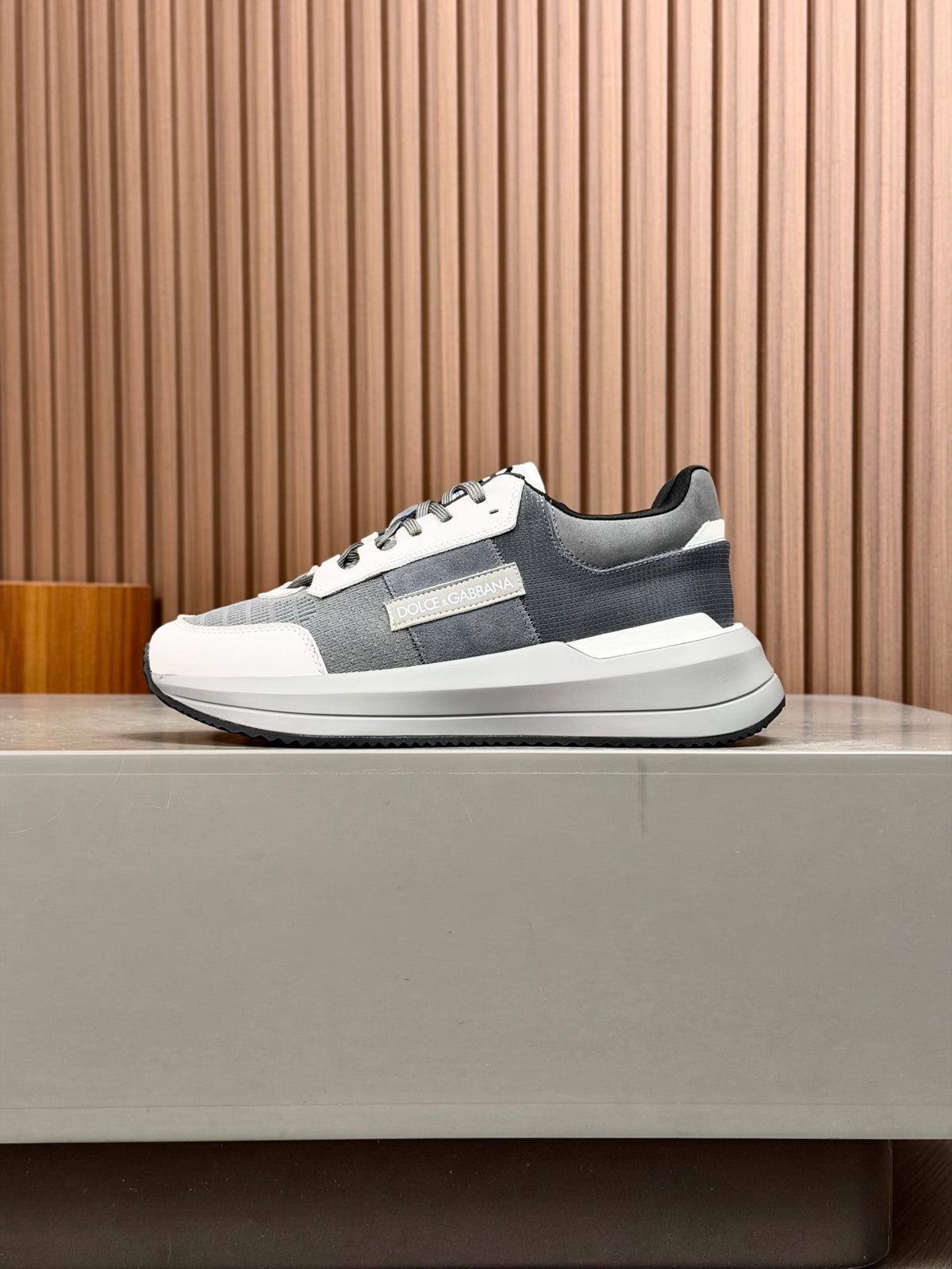 Dolce & Gabbana DG Premium Men's Mixed-Material Casual Sneakers
