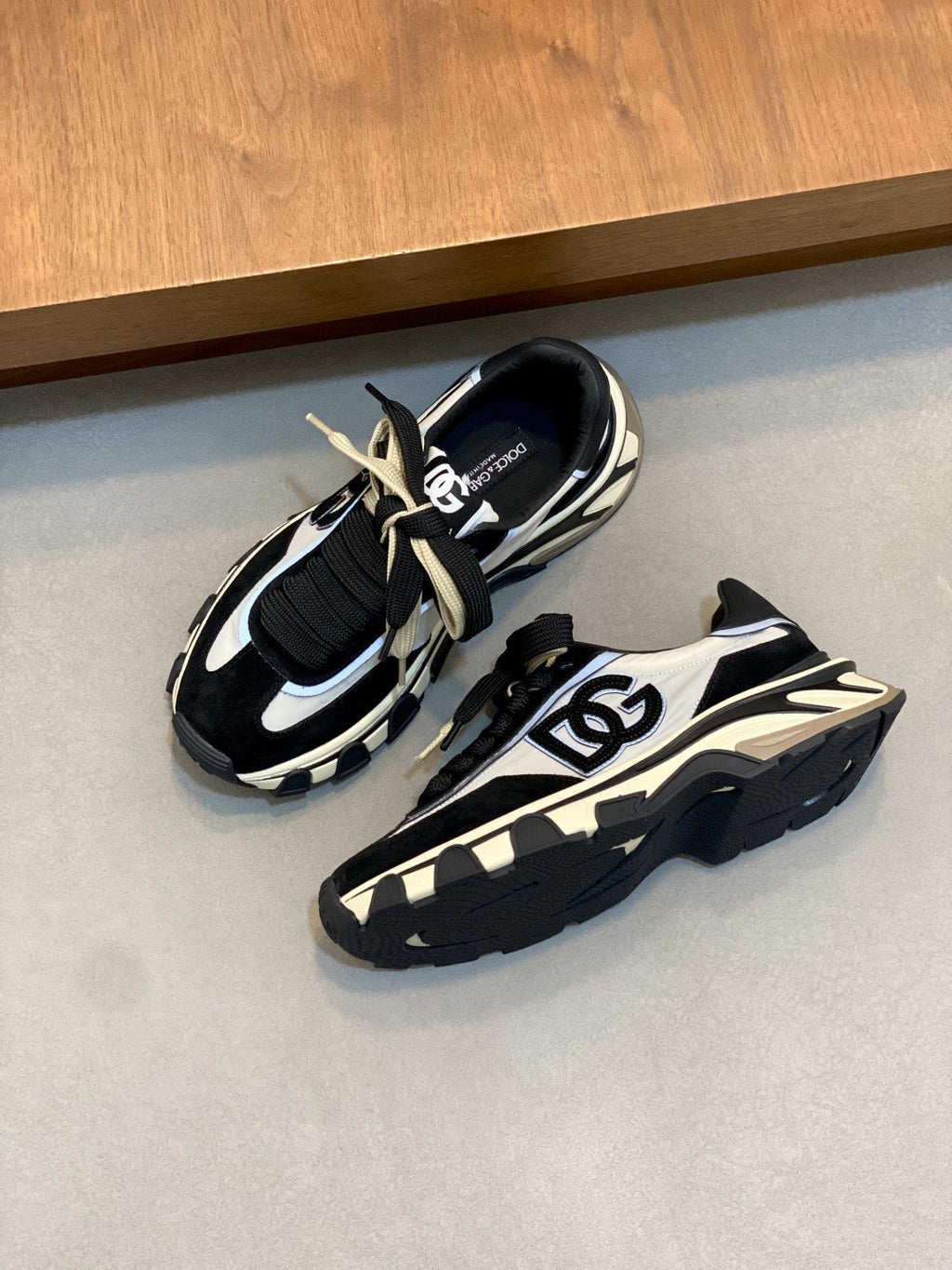 Dolce & Gabbana DG Couple's Oxford & Lace Sneakers