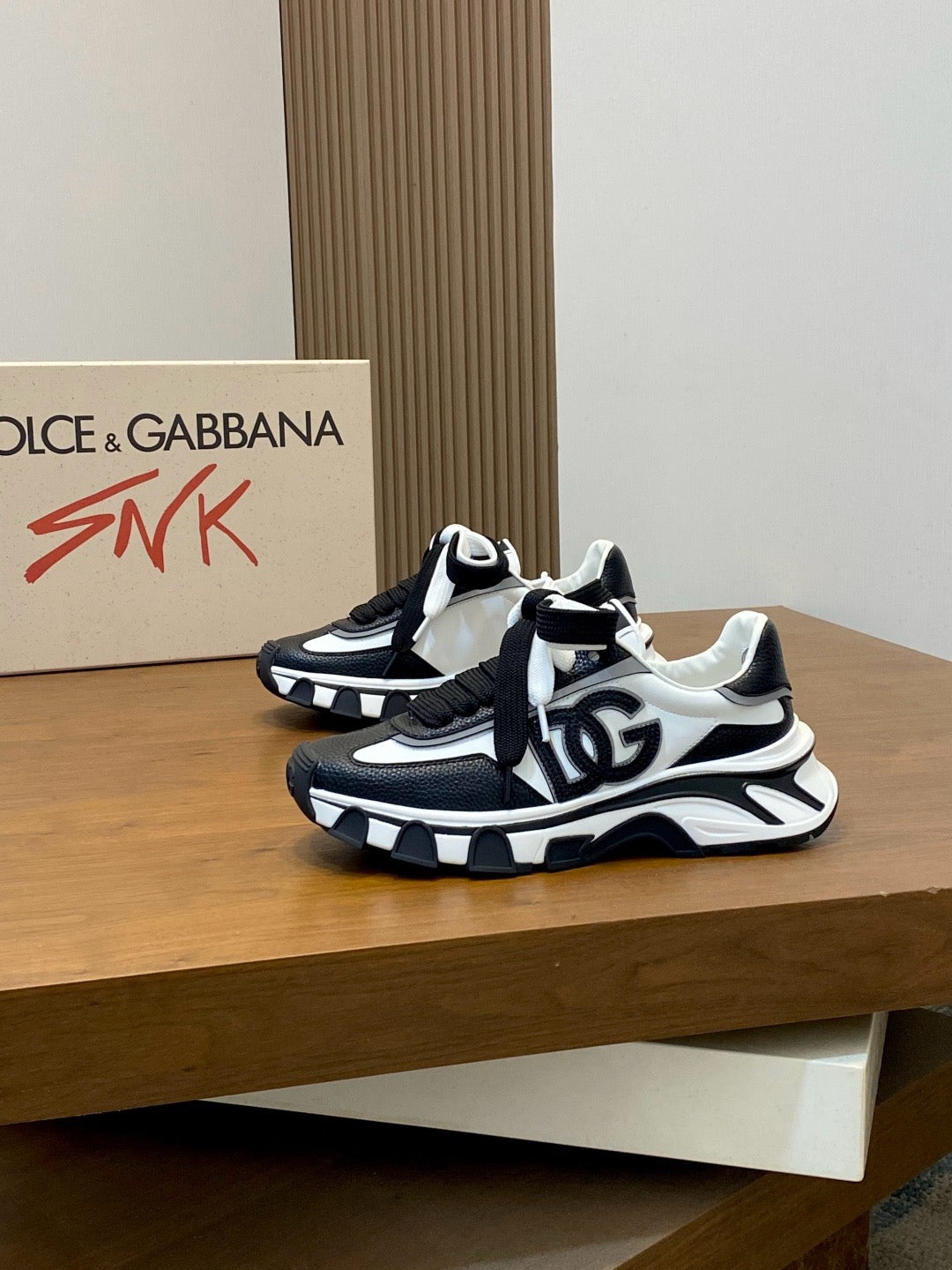 Dolce & Gabbana DG Couple's Oxford & Lace Sneakers