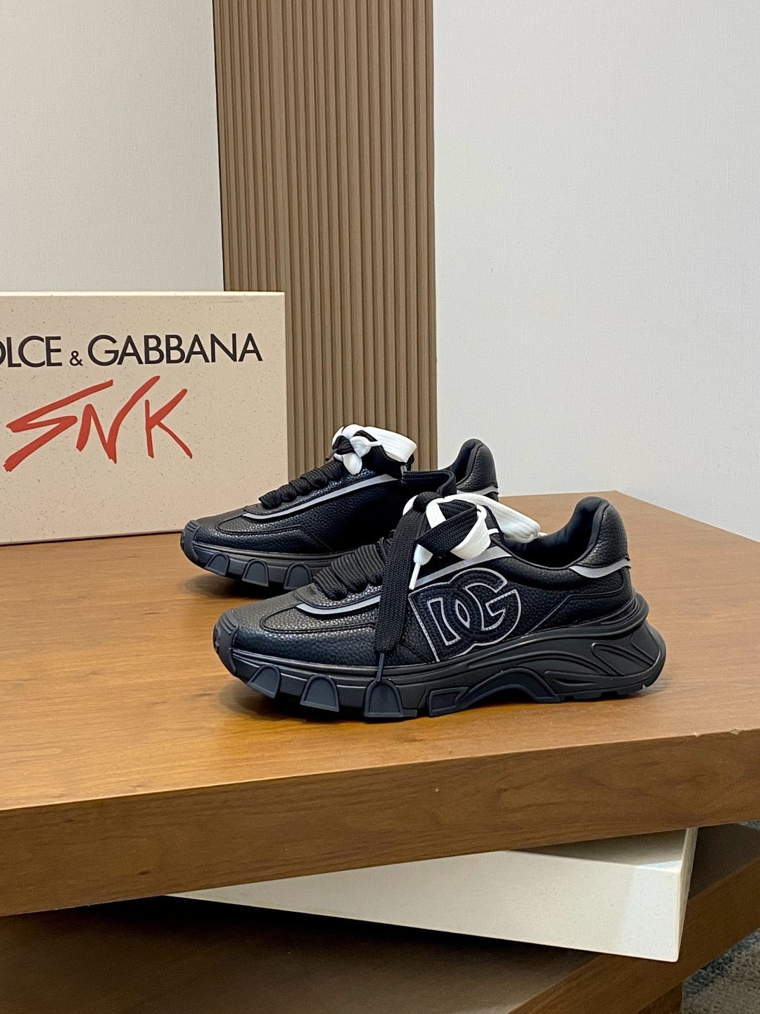 Dolce & Gabbana DG Couple's Oxford & Lace Sneakers