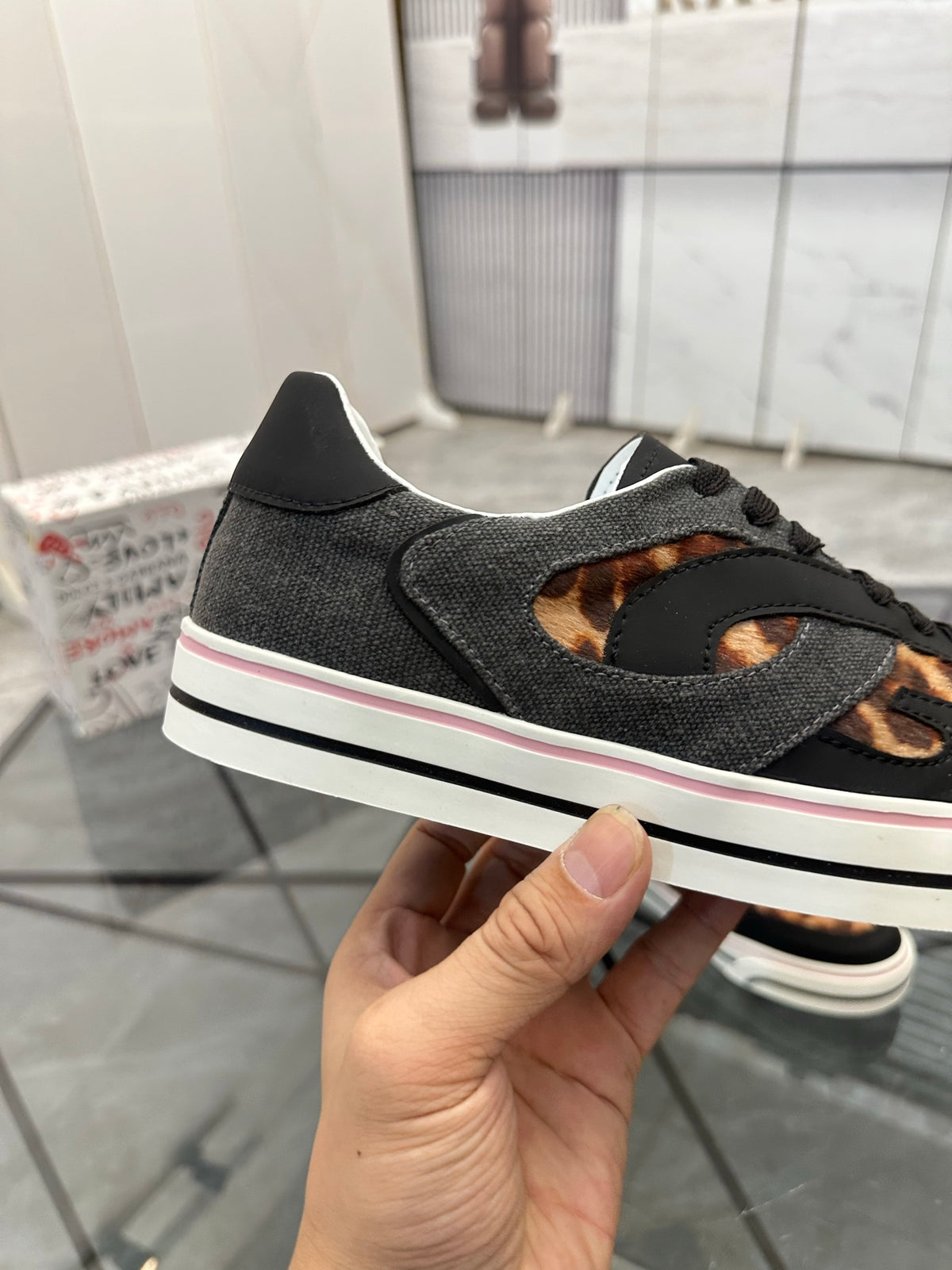 Dolce & Gabbana DG Low-Top Casual Shoes